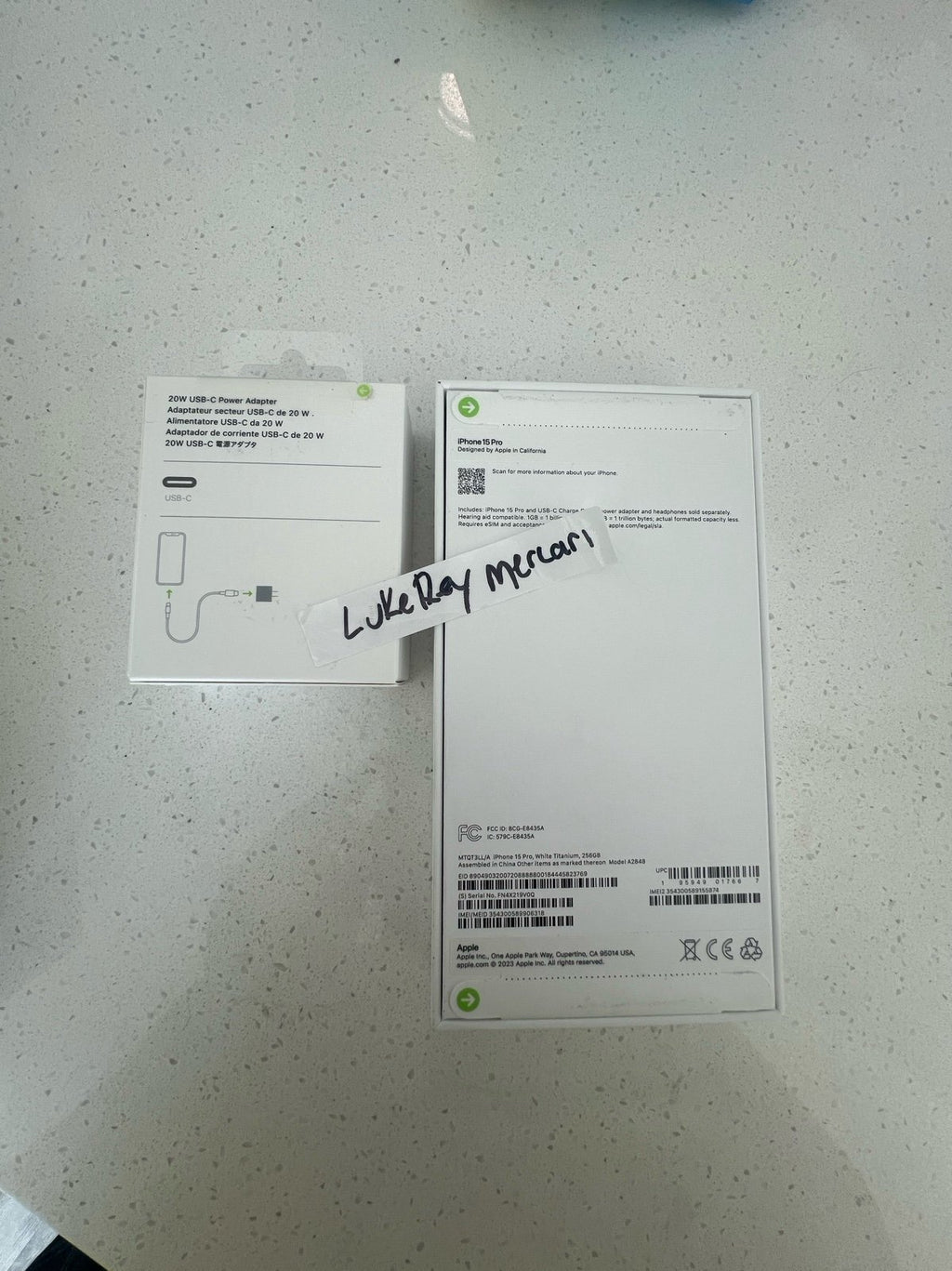 iphone 15 pro 256gb unlocked + charger 2S83