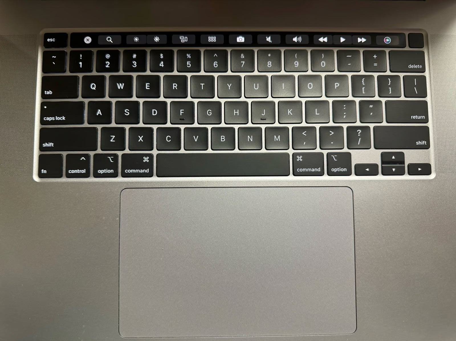 MacBook Pro 16 inch 2019 8-Core Intel i9 AMD Radeon Pro 5500M 1TB Retina display 3P19