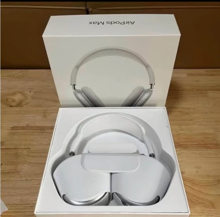 Apple AirPods Max with Smart Case in Silver 8N62