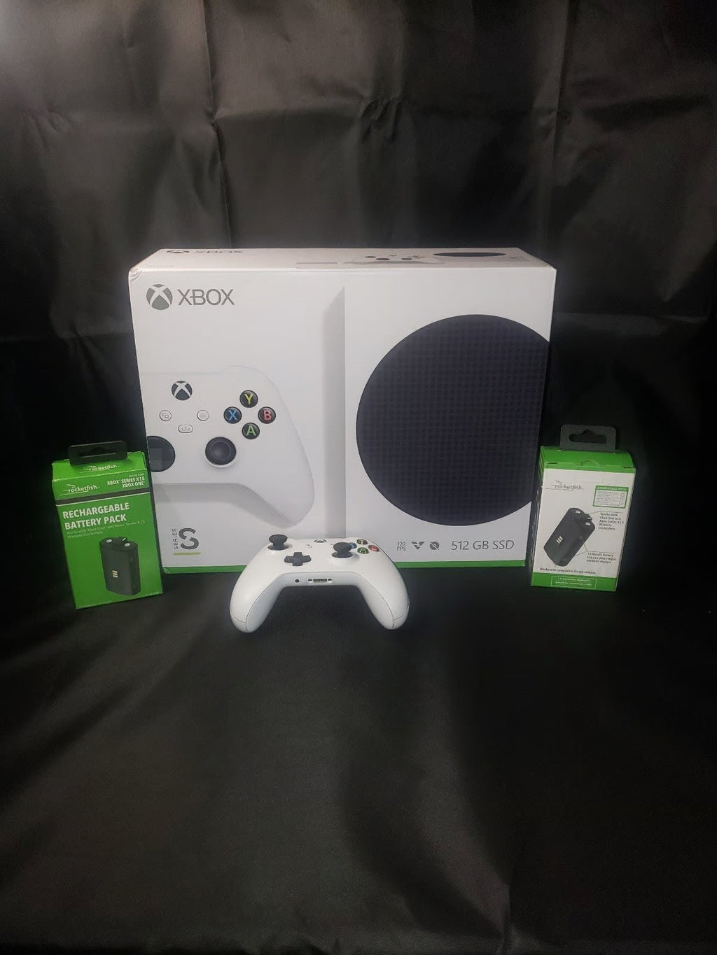 Xbox Series S Bundle extra controller and 2 Rocket Fish Rechargeable Batteries 5E77