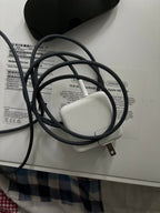 13.6-inch Macbook air with apple M2 chip and apple magic mouse included 6R33