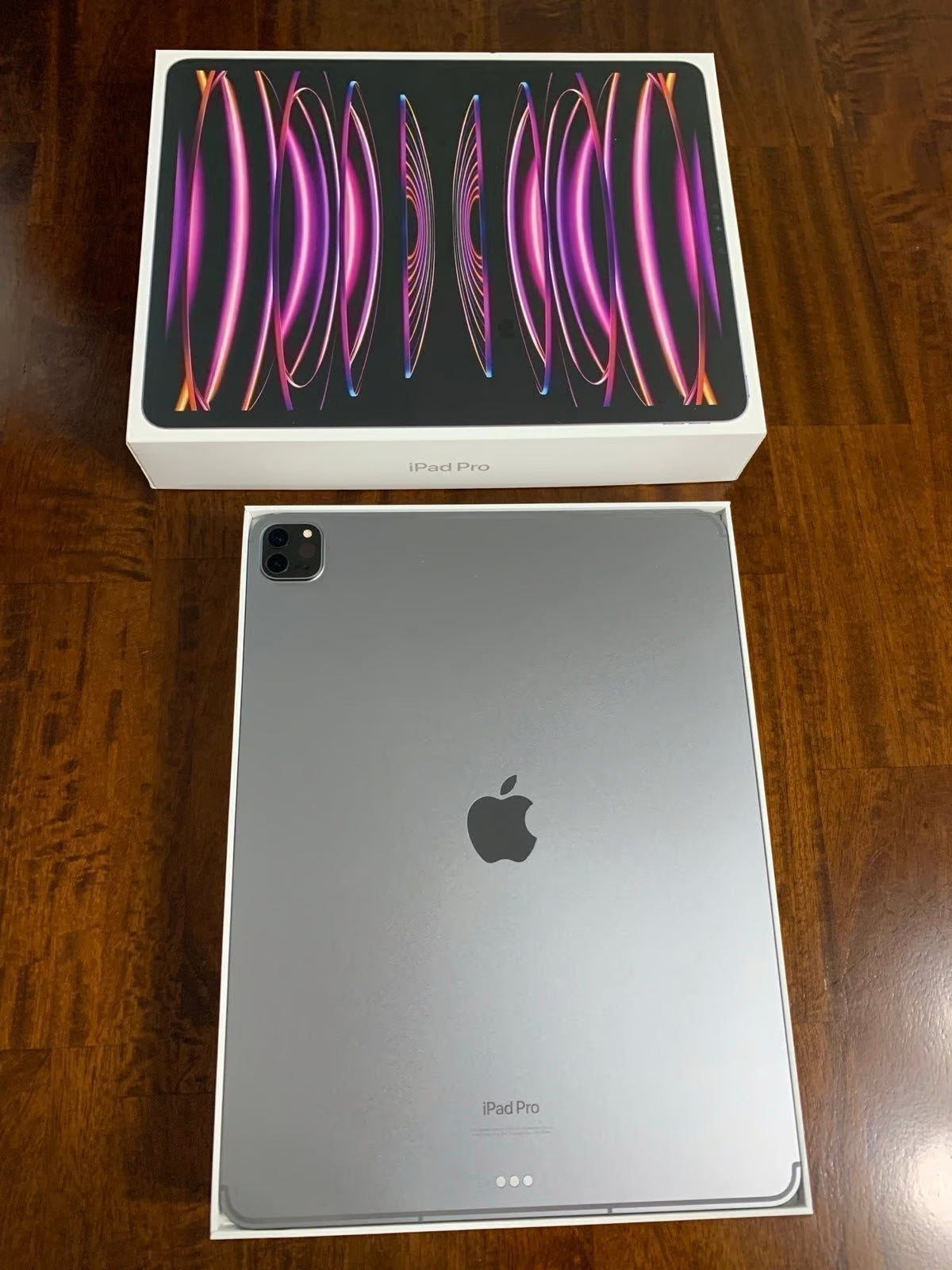 Apple iPad Pro 12.9 inch 6th Generation 128 GB in Space Gray 9P53