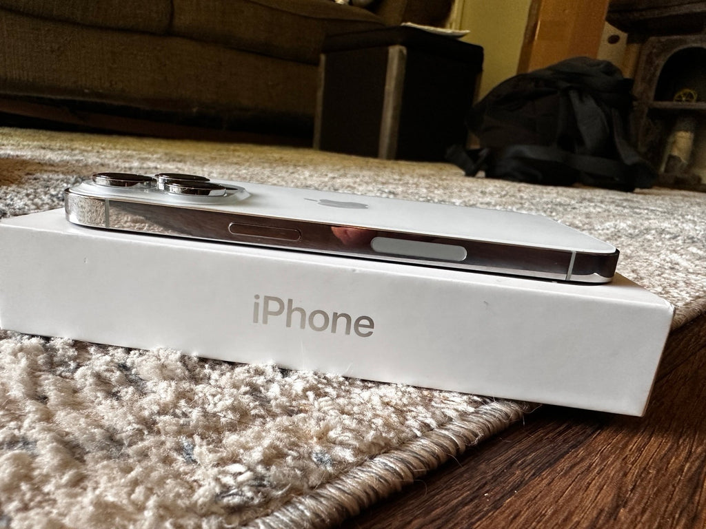 Apple iPhone 14 Pro 256 GB in Silver for Unlocked 1Z56