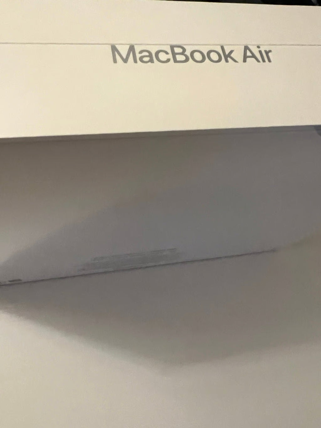 macbook air 2020 7N82