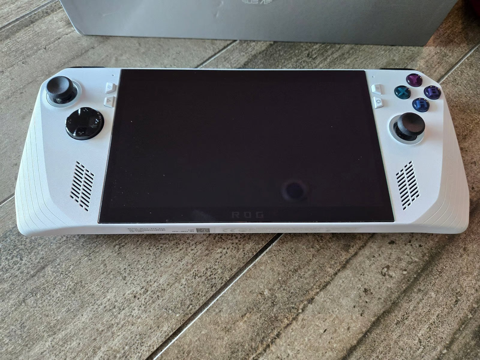 ASUS ROG Ally Z1 Extreme 2TB + Extras 6C12