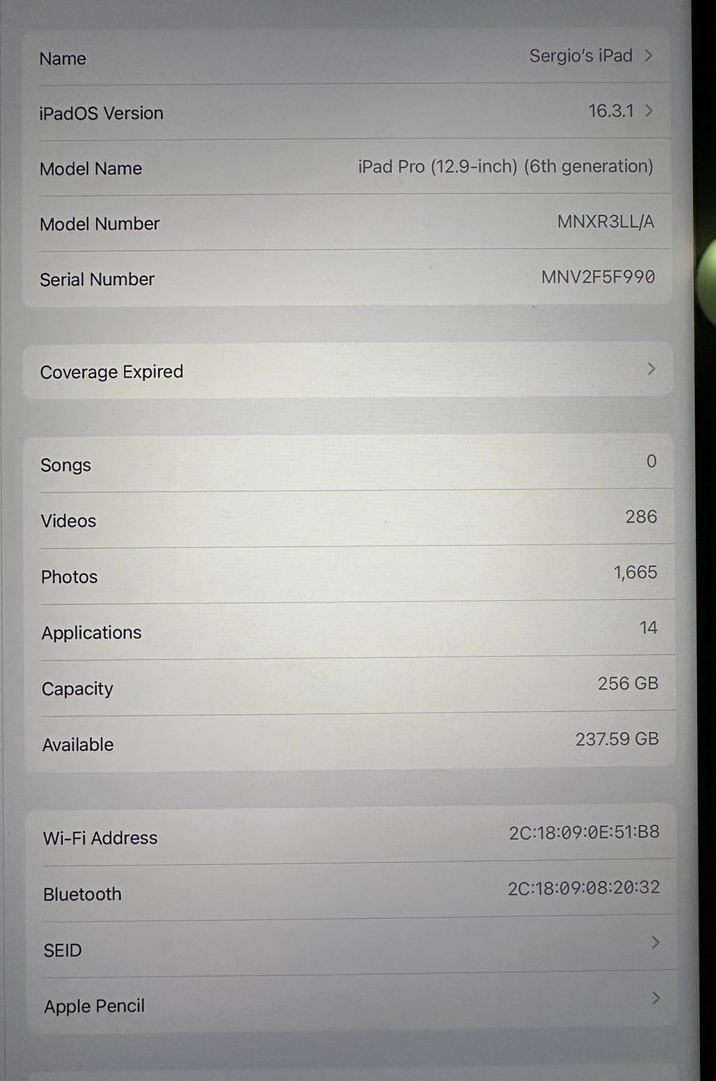 iPad Pro with Apple Pencil and keyboard case 3P51