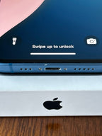 iphone 13 unlocked 128 GB + box and new charger 9Z23