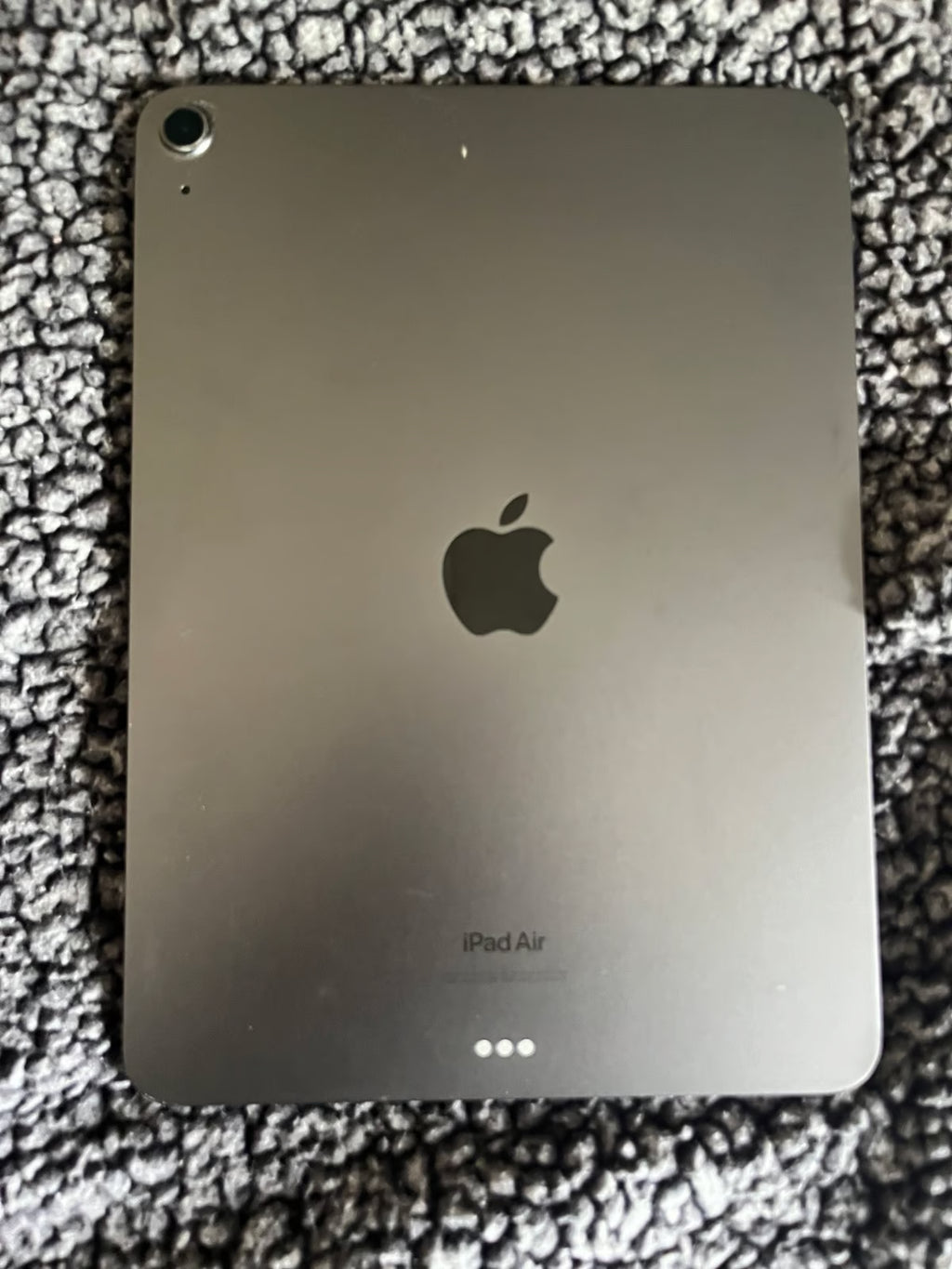 Apple iPad Air 5th Generation 64 GB 5H26
