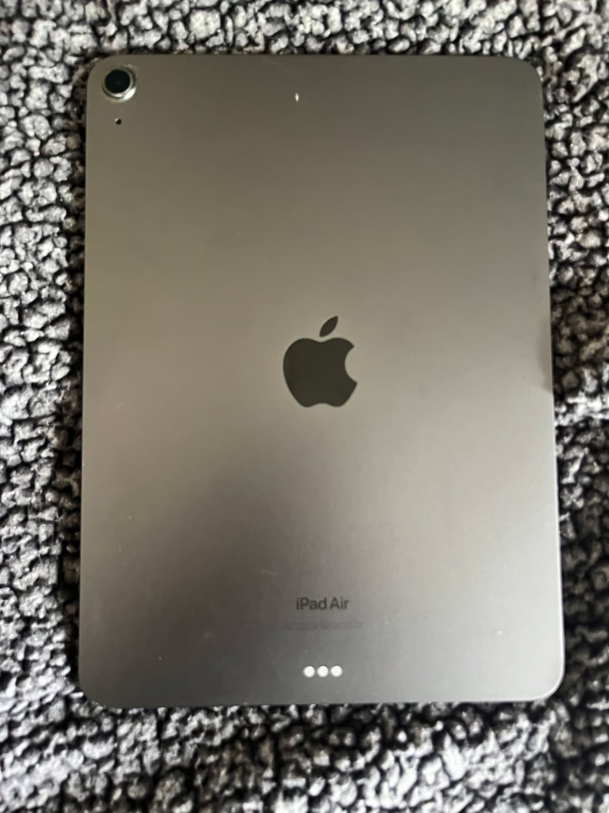 Apple iPad Air 5th Generation 64 GB 5H26