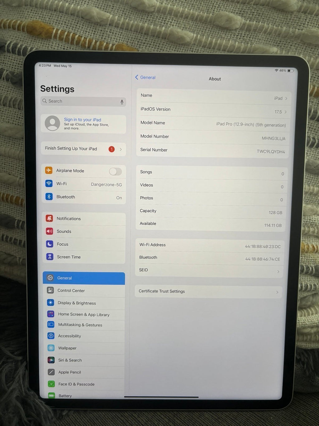 Apple iPad Pro 5th Generation 128 GB in Silver 12.9 5J73