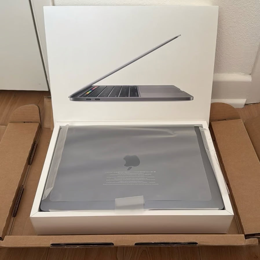 MacBook Pro 13-inch 1H13