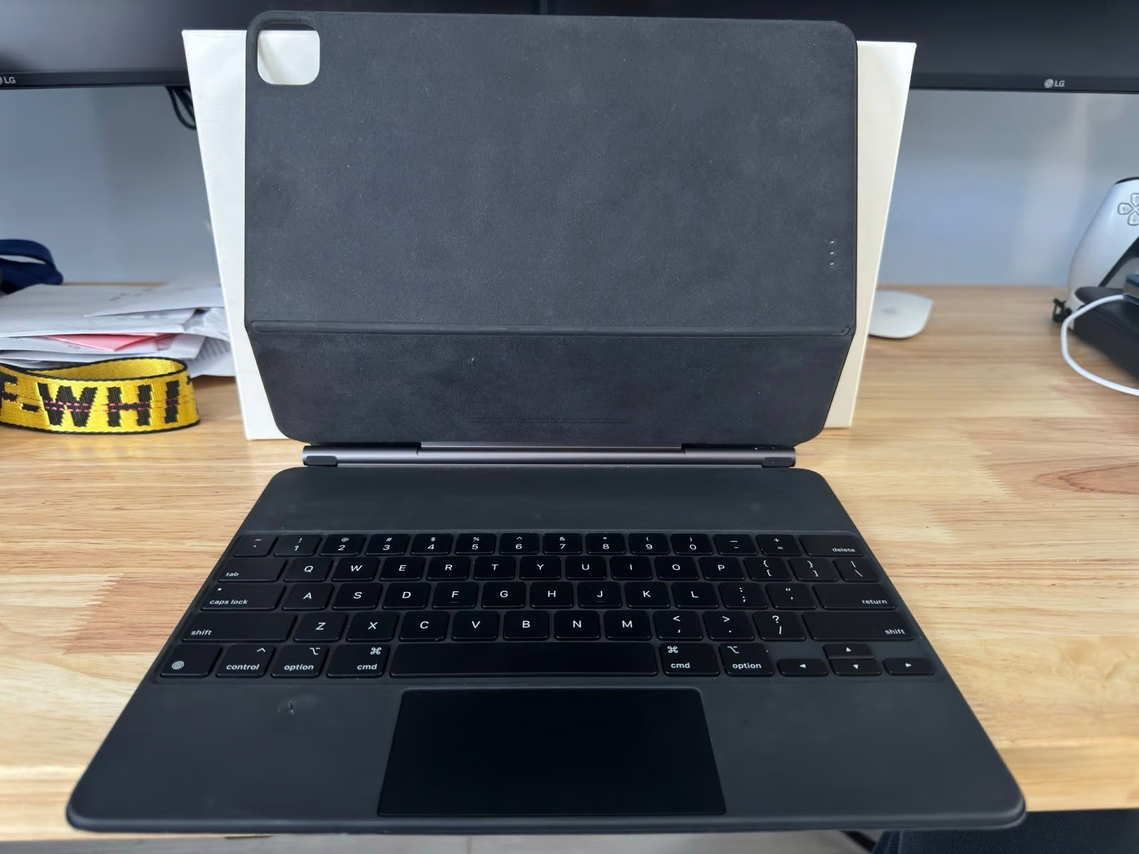 iPad Pro WIFI 12.9 Inch 5th Gen with Magic Keyboard 1S19