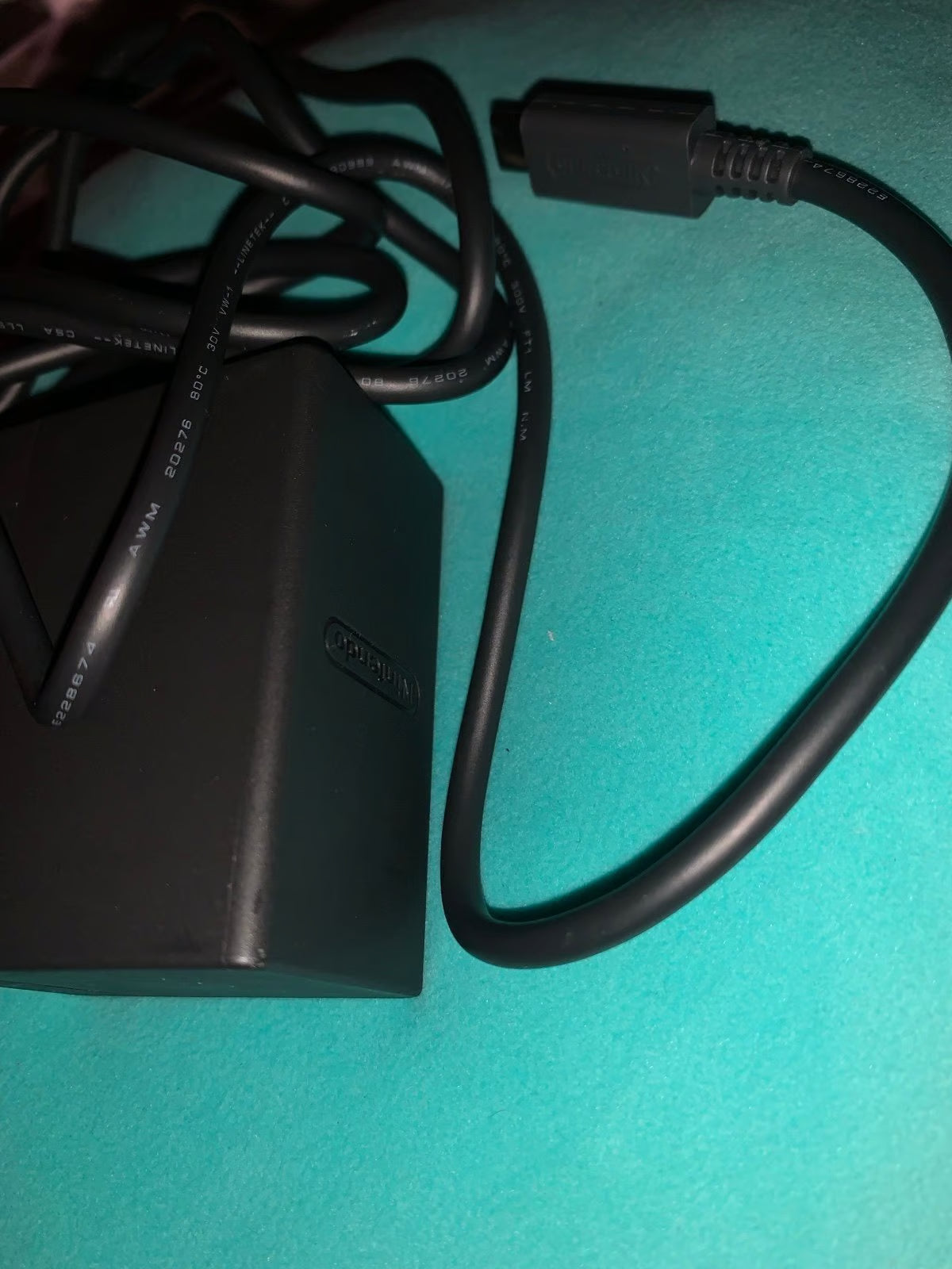 Nintendo switch oled mint condition with accessories 8B61