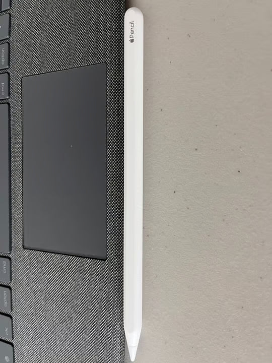 iPad Air 4th Gen with Magic Keyboard & Apple Pencil 2N82