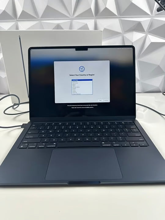 Apple Macbook Air 13.6"" M3 (2024) 8GB RAM 256GB Storage - Midnight (MRXV3L) 7M28