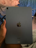 Apple iPad Air 5th Generation 8W81