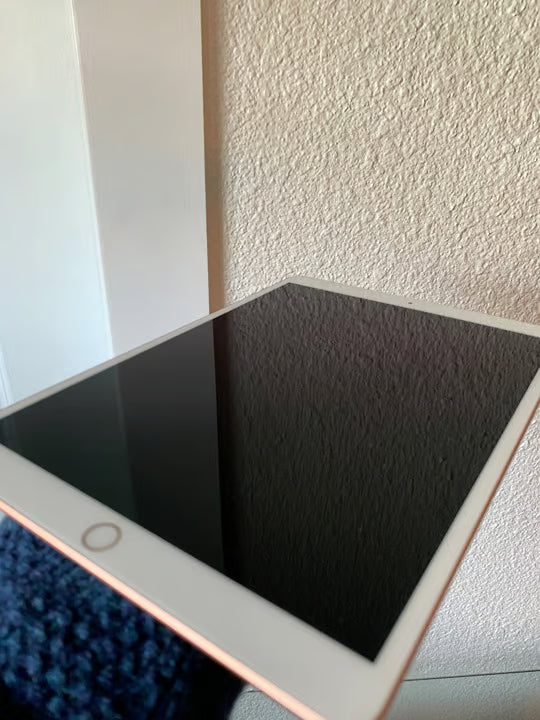 Apple iPad Air 3rd Generation 256 GB in Rose Gold + keyboard case 7E97