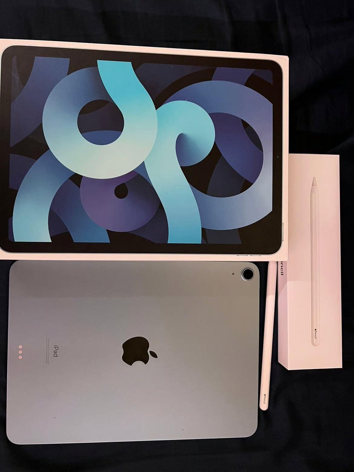 Apple iPad Air 4th Generation in Sky Blue 8M25