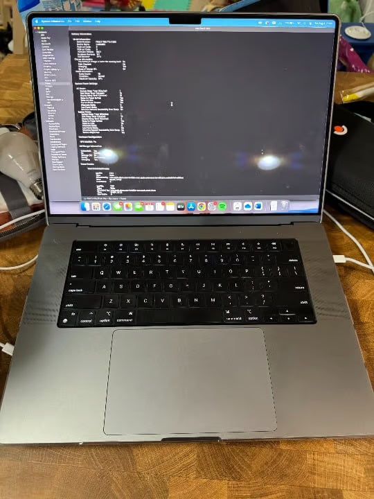 MacBook Pro 16"" Laptop - Apple M1 Pro chip - 16GB Memory - 1TB SSD - Space Gray 2E95