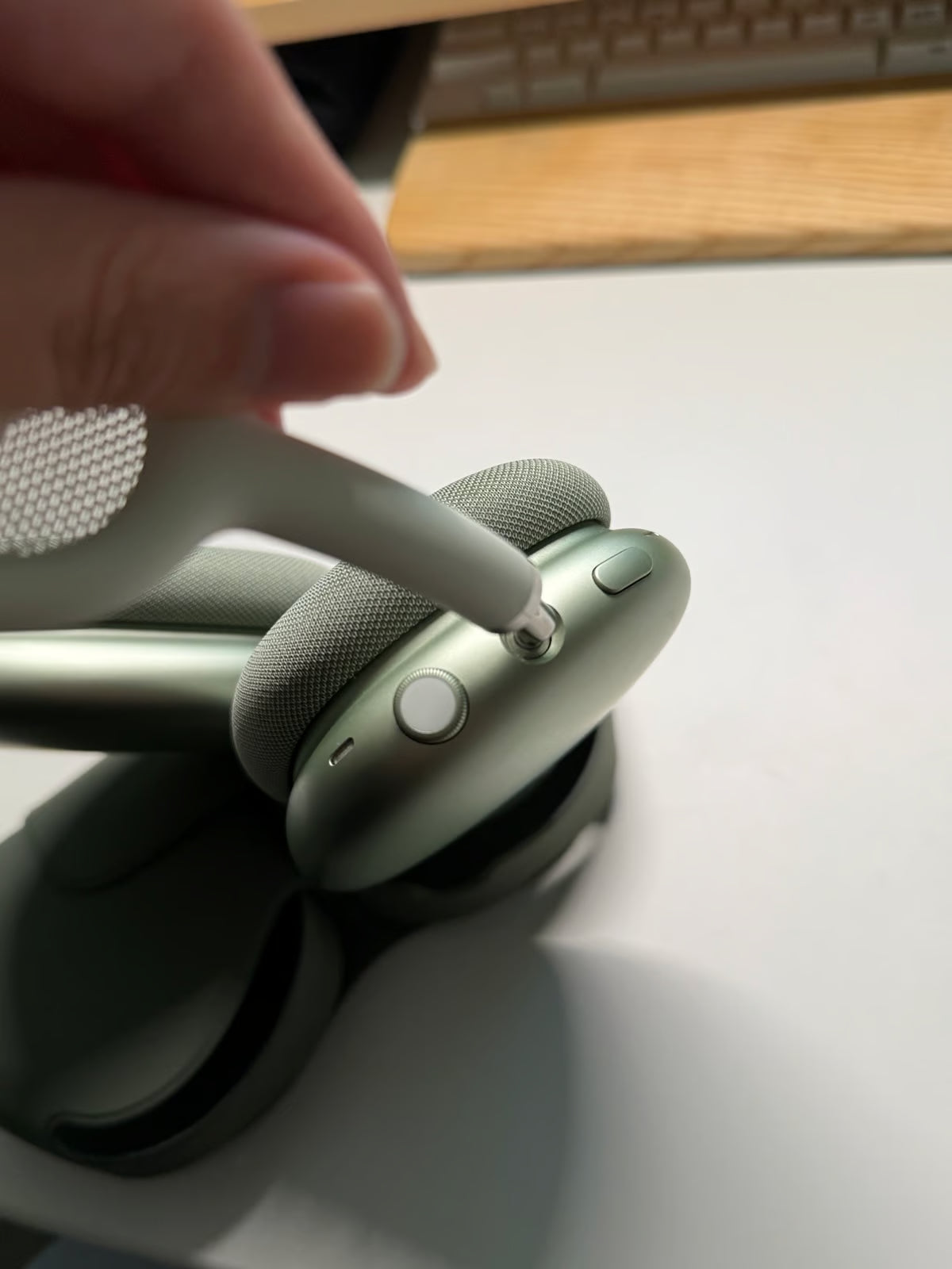 Apple AirPods Max with Smart Case in Green 6T85