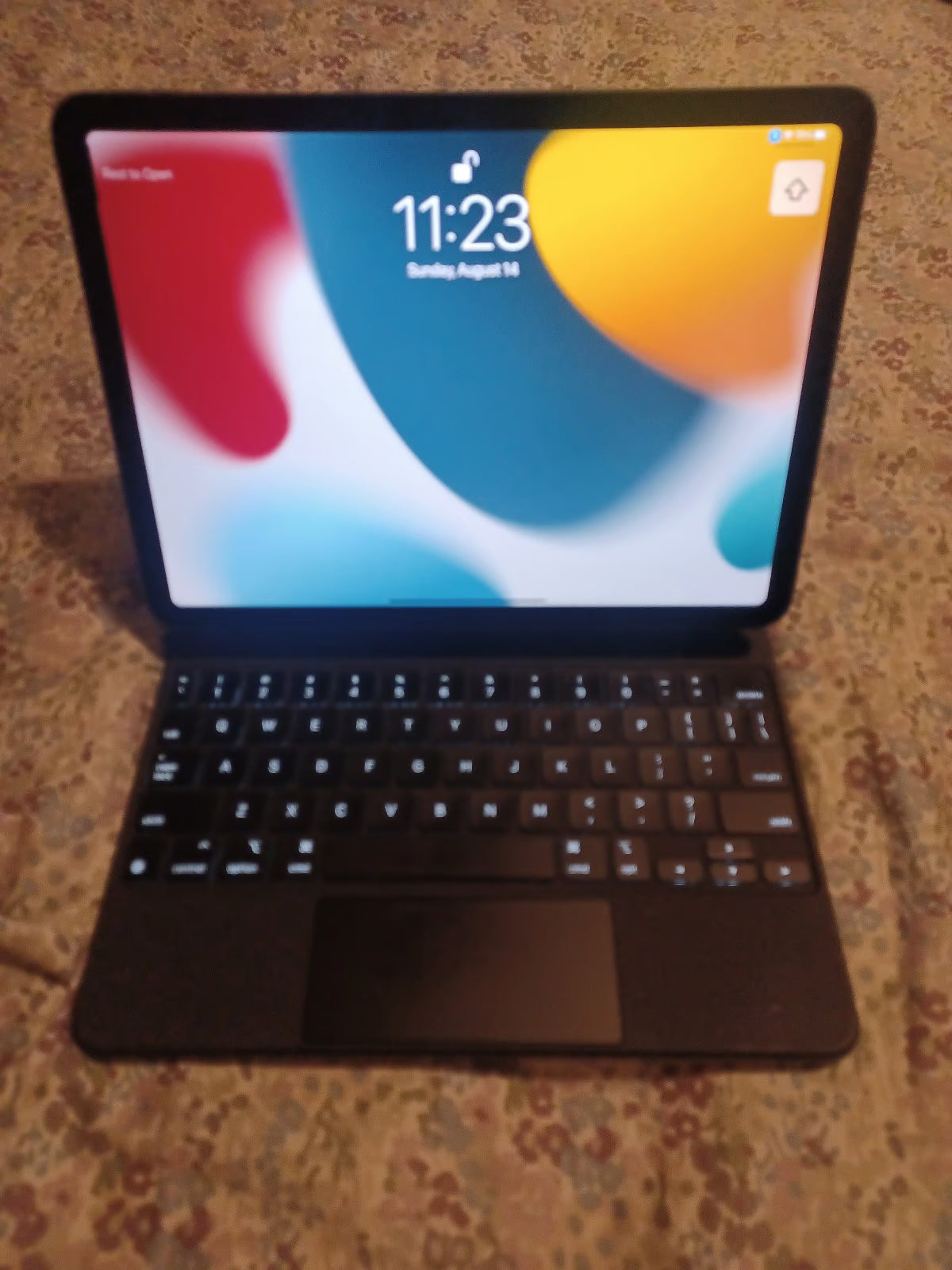 Apple Air IPad 5th/Magic Keyboard 7H27