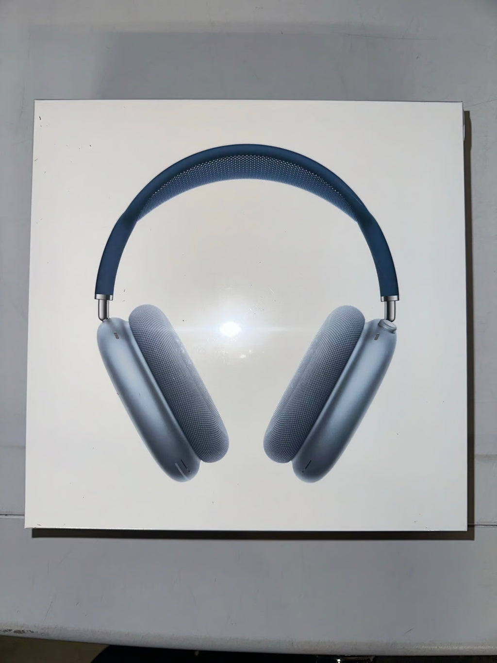 AirPods Max Sky Blue BRAND NEW Lightning Port 9T87