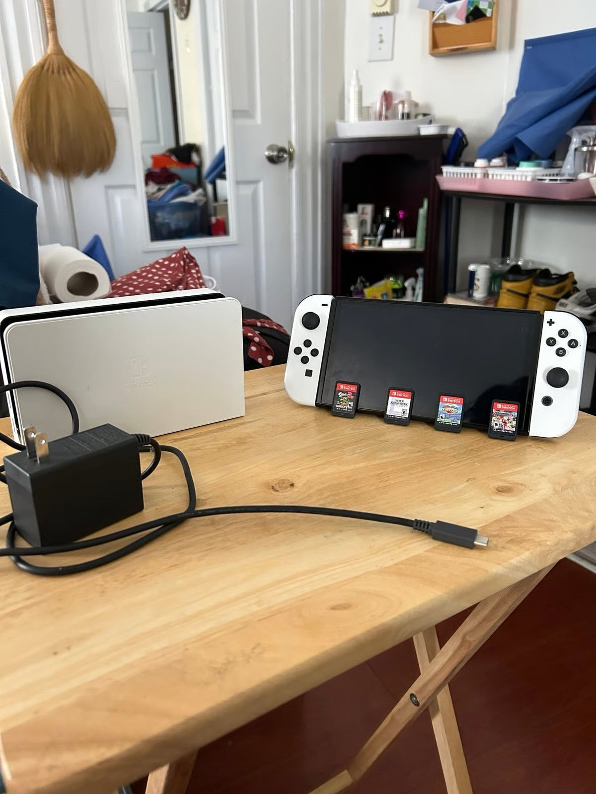 Nintendo Switch OLED with games 1Y86