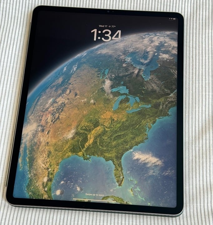 iPad Pro 12.9"" (5th generation - M1 - 1TB Storage) with SmartFolio 8R73