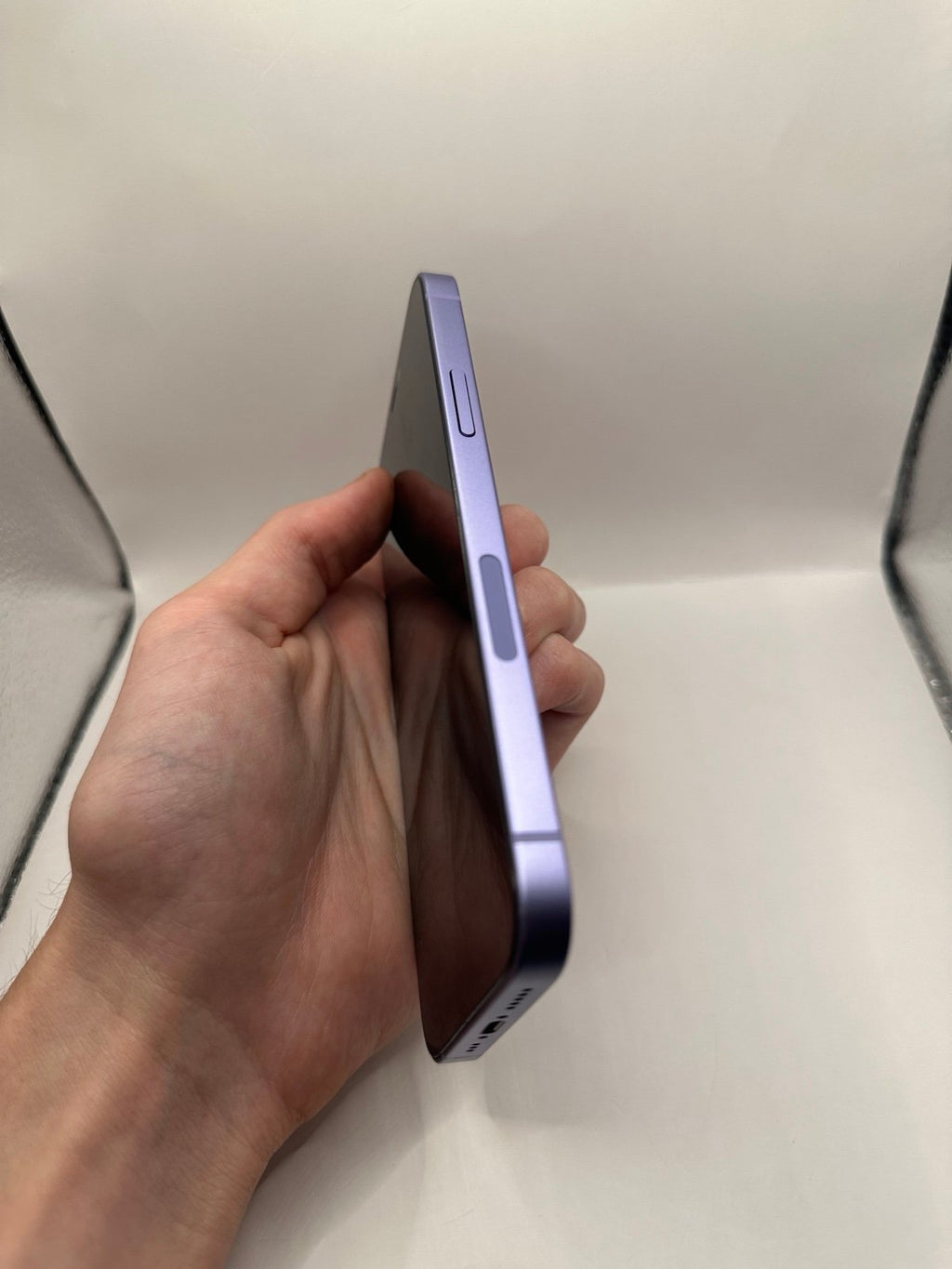 iPhone 12 64 GB in Purple for Unlocked 7J63