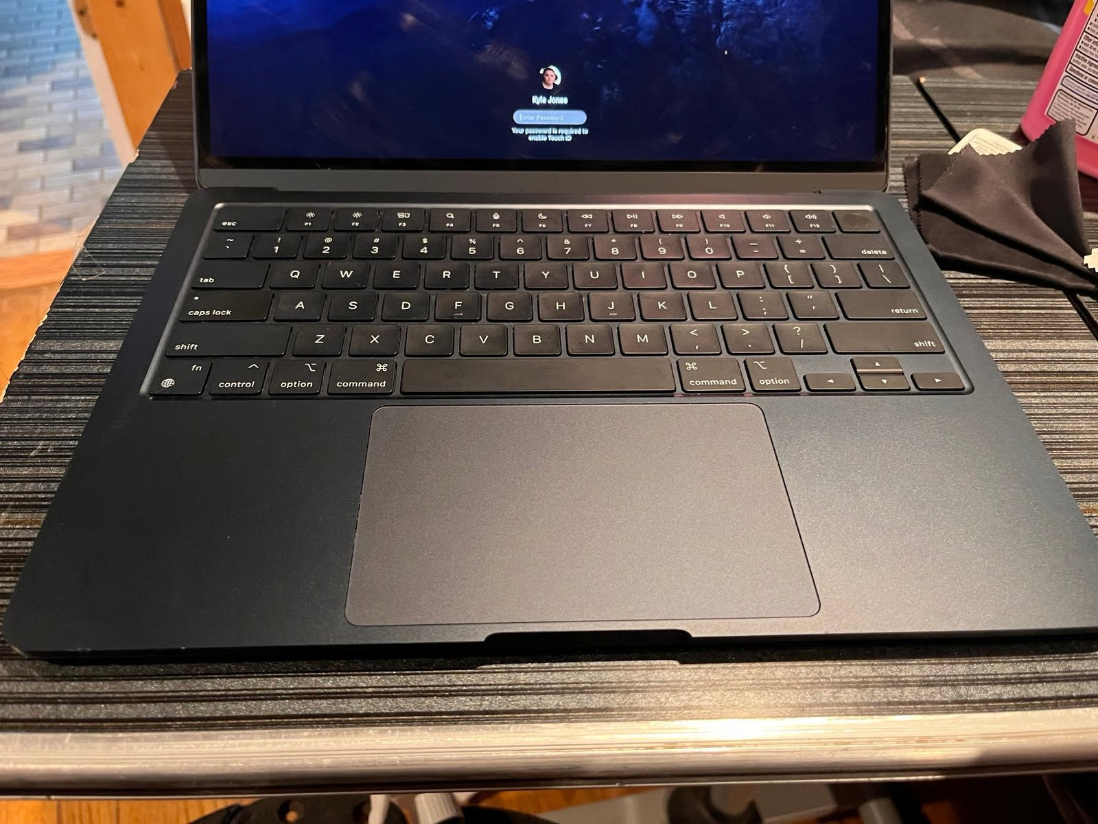 Apple Macbook Air 13in.  M2 3.49 GHz  256GB SSD 2K98