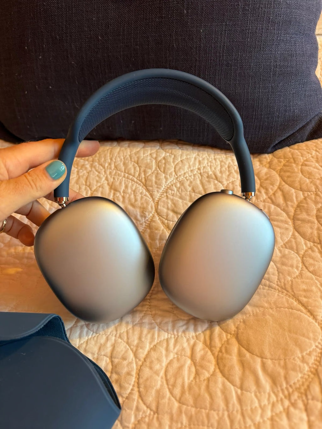 AirPods Max and Case 3C99