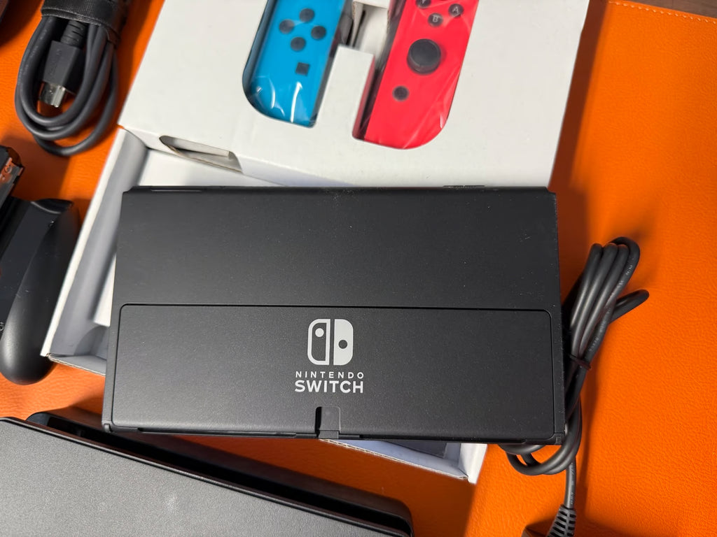 Nintendo Switch OLED bundle 6B68