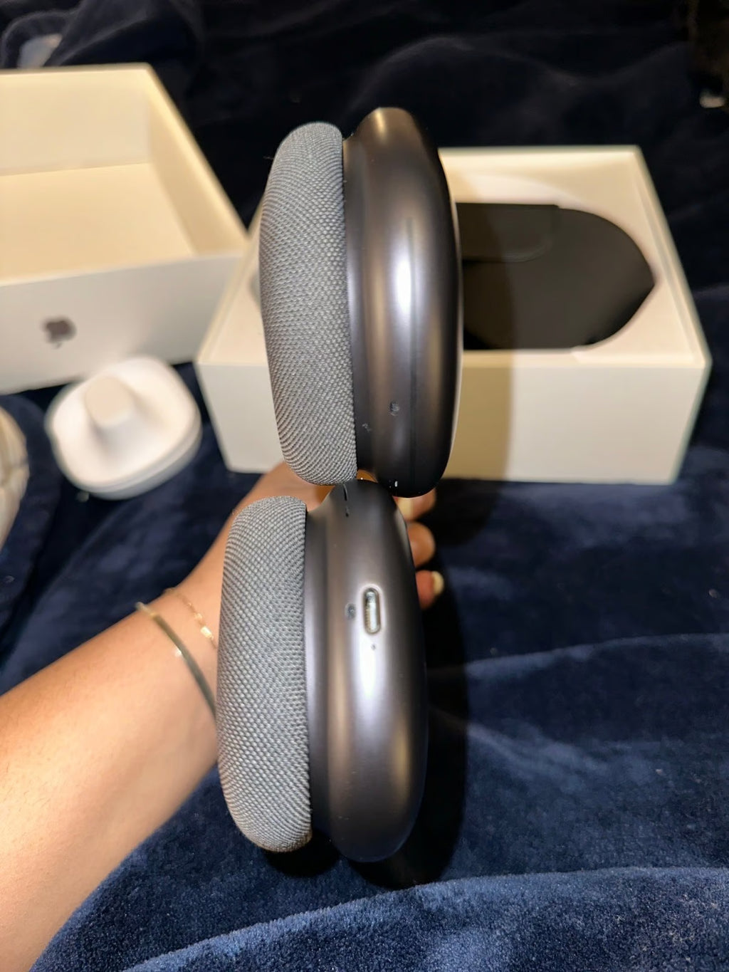Apple AirPods Max with Smart Case in Space Gray 5Z36