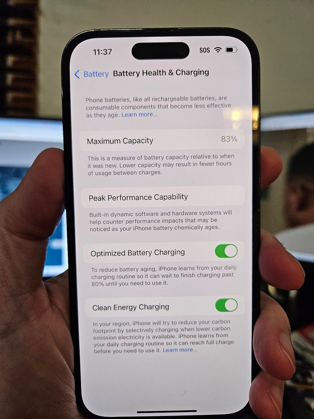 Apple iPhone 14 Pro 128 GB in Space Black for Unlocked 83% Battery 3S96