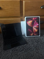 Apple iPad Pro 3rd Generation 128 GB with Magic Keyboard 7O75