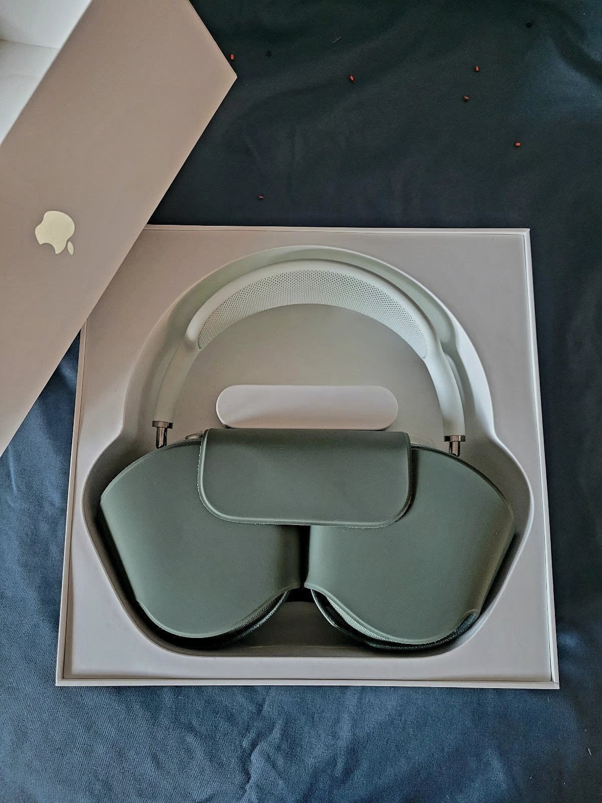 Authentic Apple Airpods Max Green 9C22