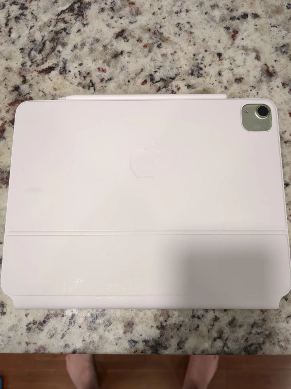 Apple iPad Air 4th Generation 256 GB in Green bundle 3R21