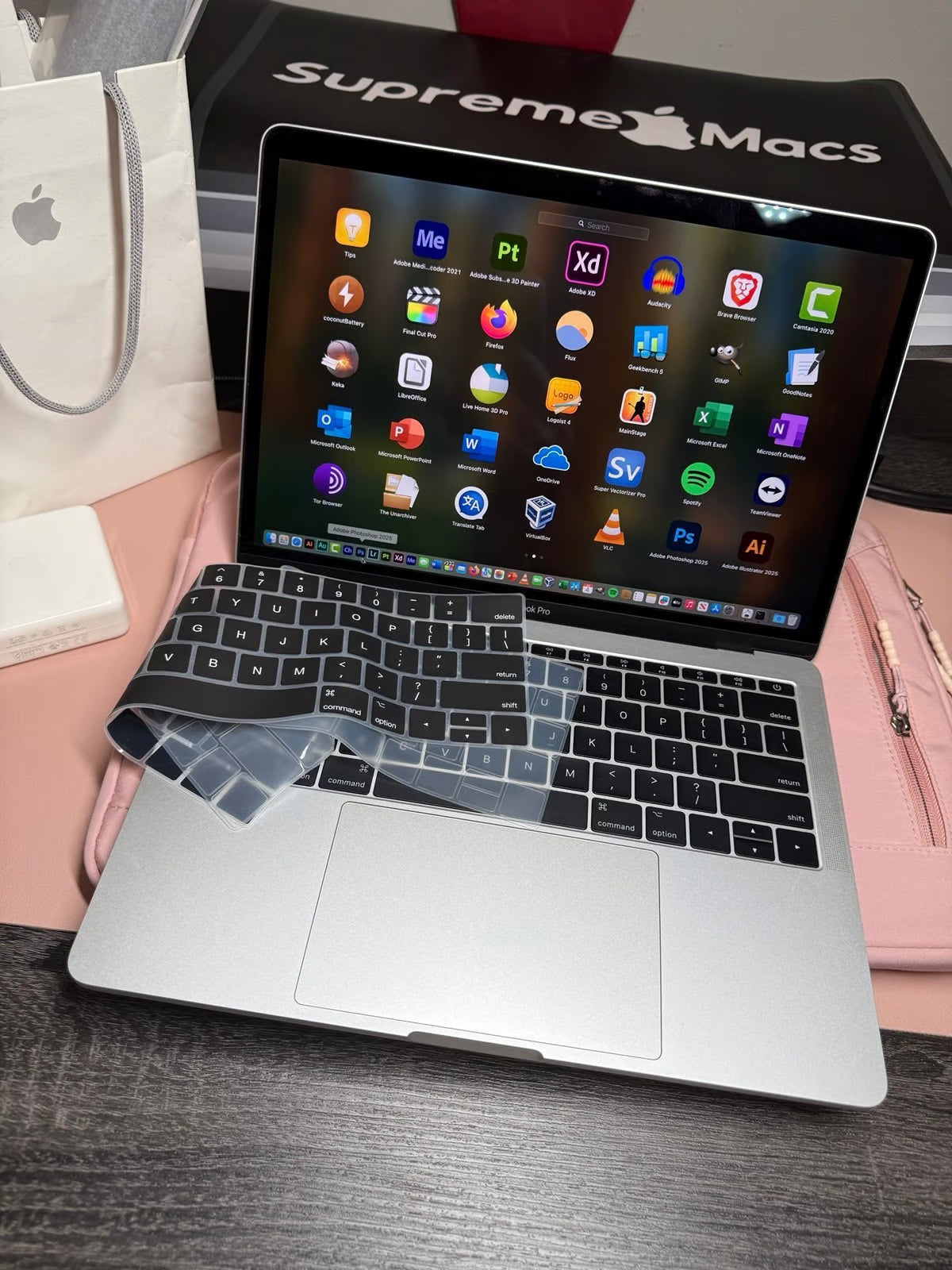 Apple MacBook Pro 13鈥?Silver 16GB RAM 1TB SSD macOS Sequoia 2024 6M79