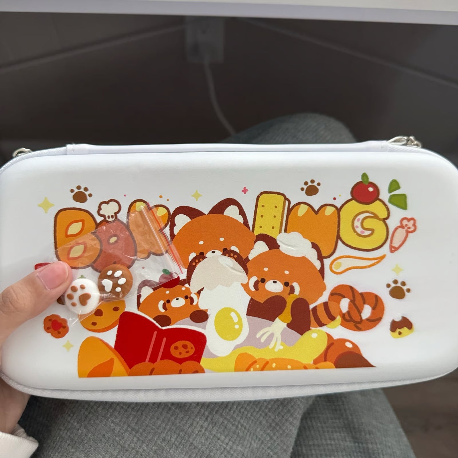 Nintendo Switch OLED with White Joy-Cons 6G53