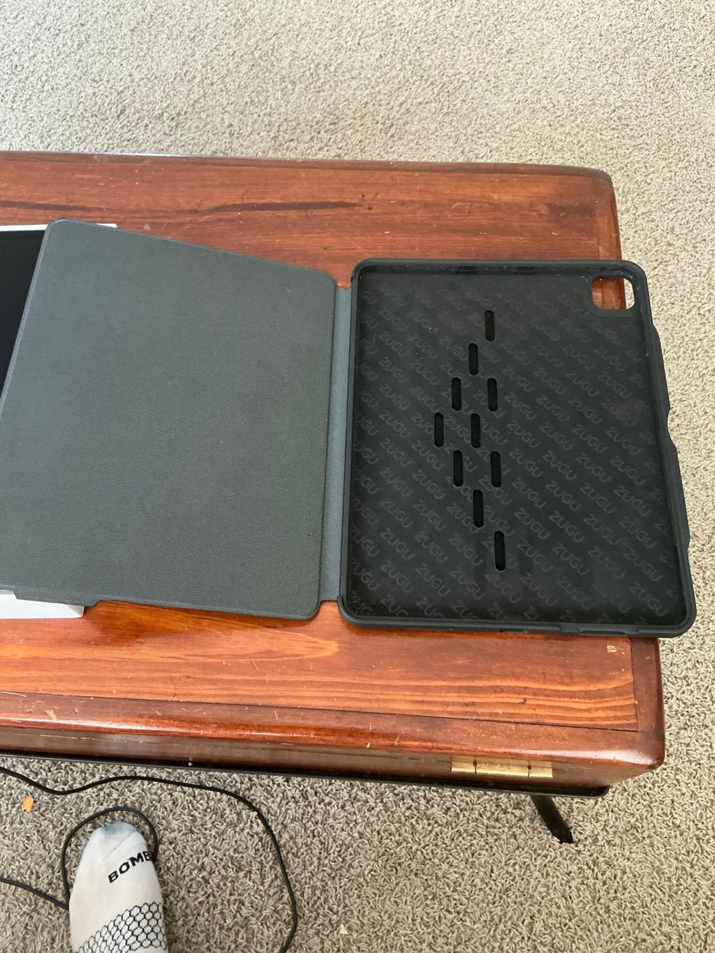 Apple iPad Pro 12.9�?WIFI (5th Generation) 256GB w/Case and Original Box 3W26