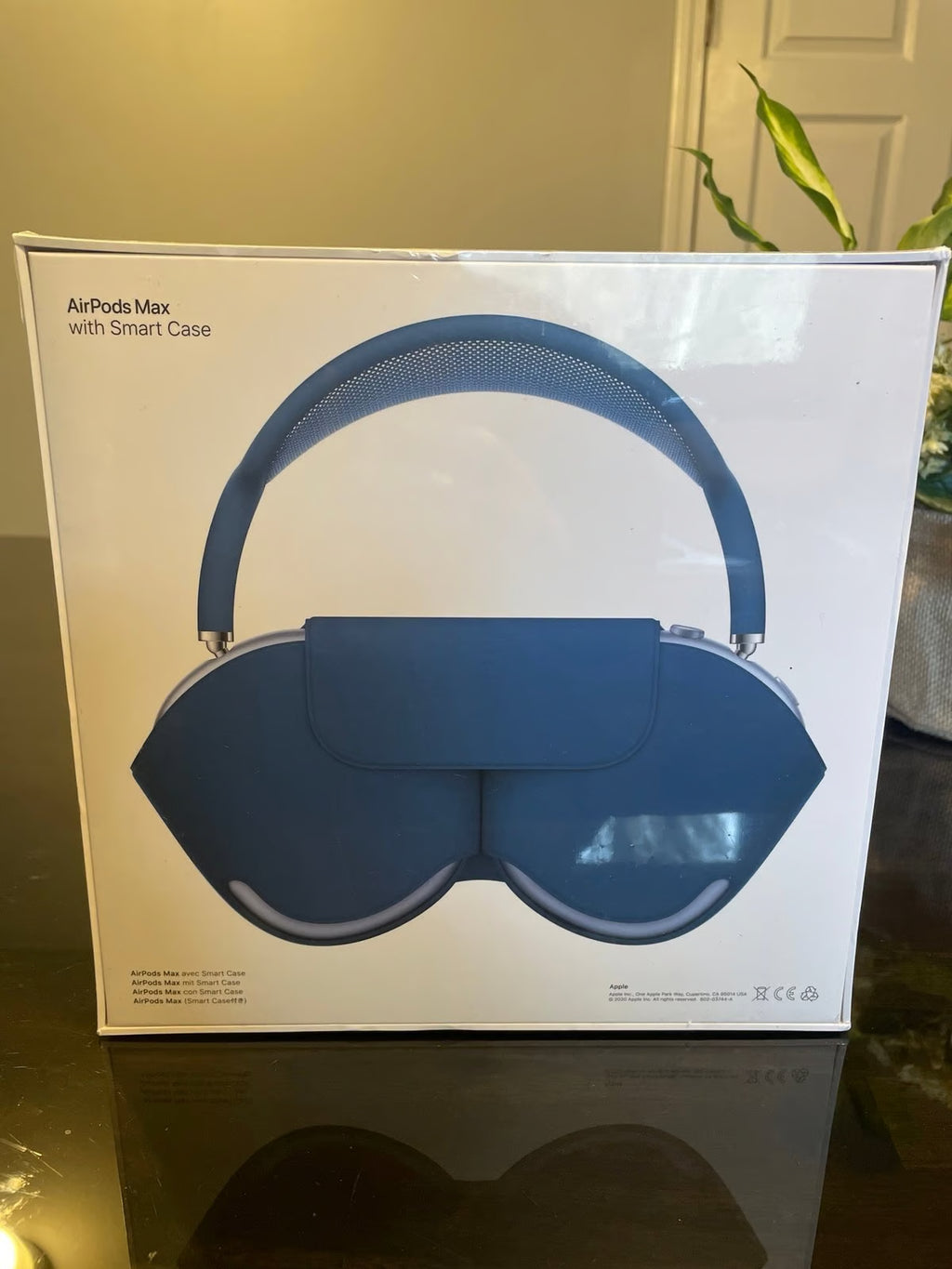 Sky Blue AirPods Max with Smart Case BRAND NEW 8Q97