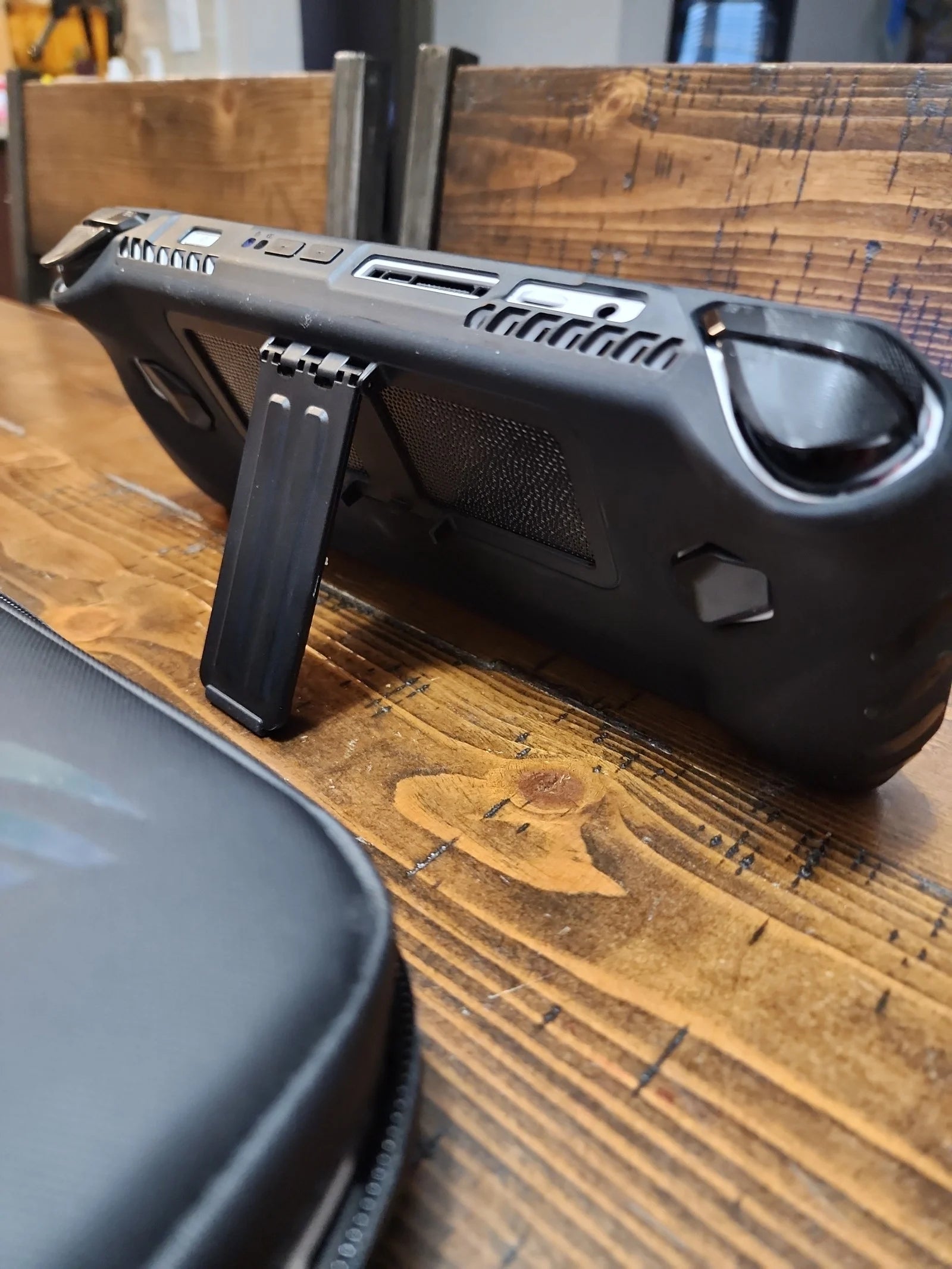 ASUS rog ally z1 extreme 1F85