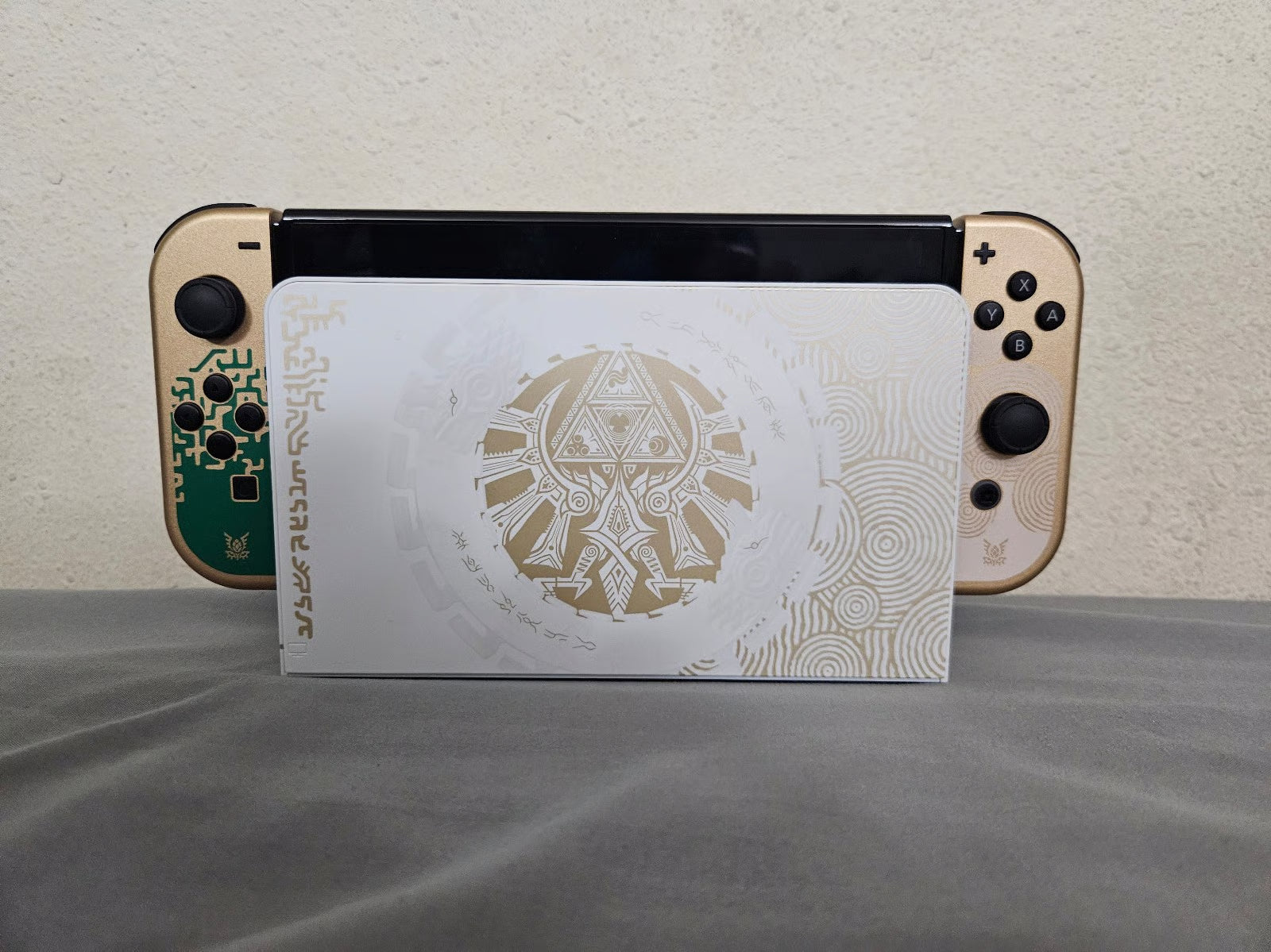 Nintendo Switch OLED Zelda Tears of the Kingdom LE 6T22