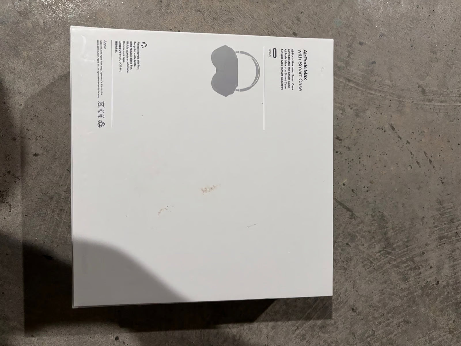 AirPods Max never opened. 9F78