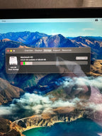 MacBook Pro 15鈥?(Mid 2018) 512gb SSD. i7 2.6GHz. New Condition 10/10 6O73