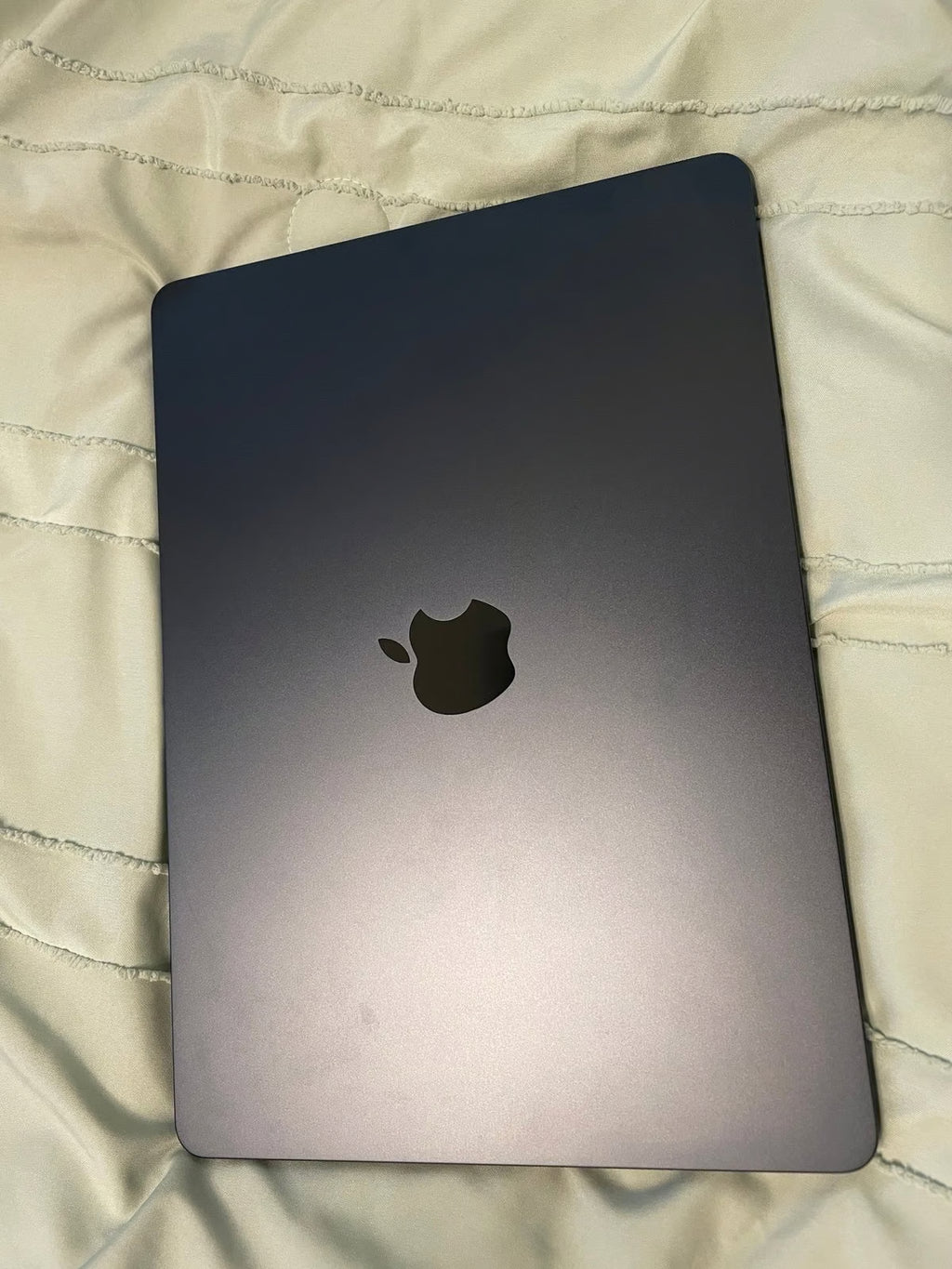 MacBook Air M2 2022 13鈥?midnight 5H73