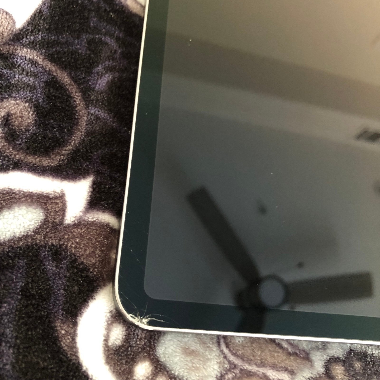 Apple iPad Pro 3rd Generation 12.9 inch 2K68