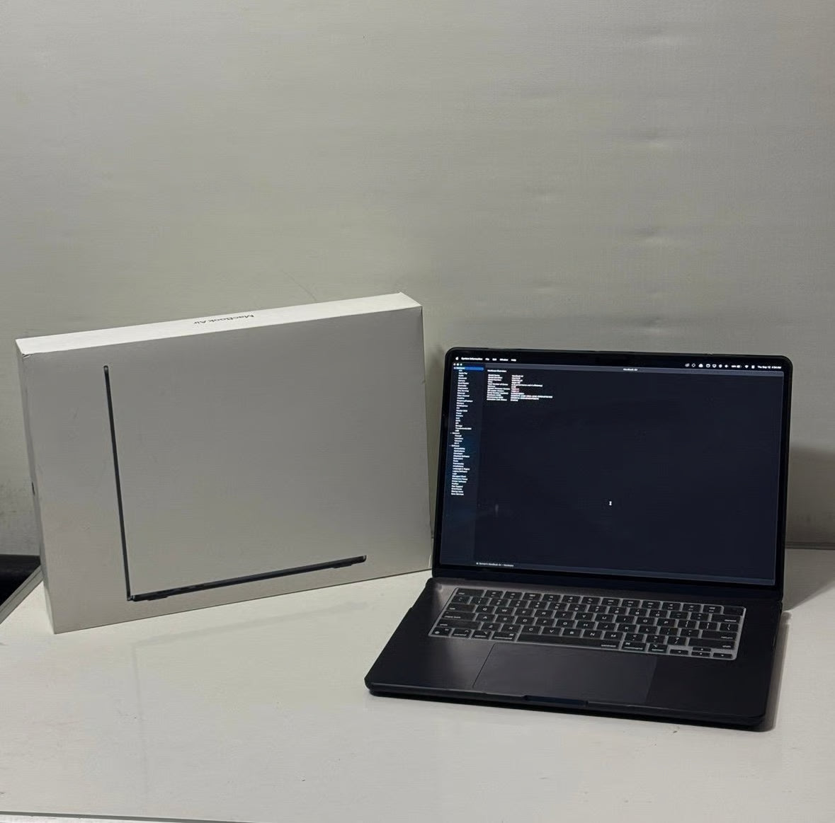 Apple MacBook Air 15in 512GB & 8GB RAM *2023* ONLY 18 CYCLES. 100% Health 6N83