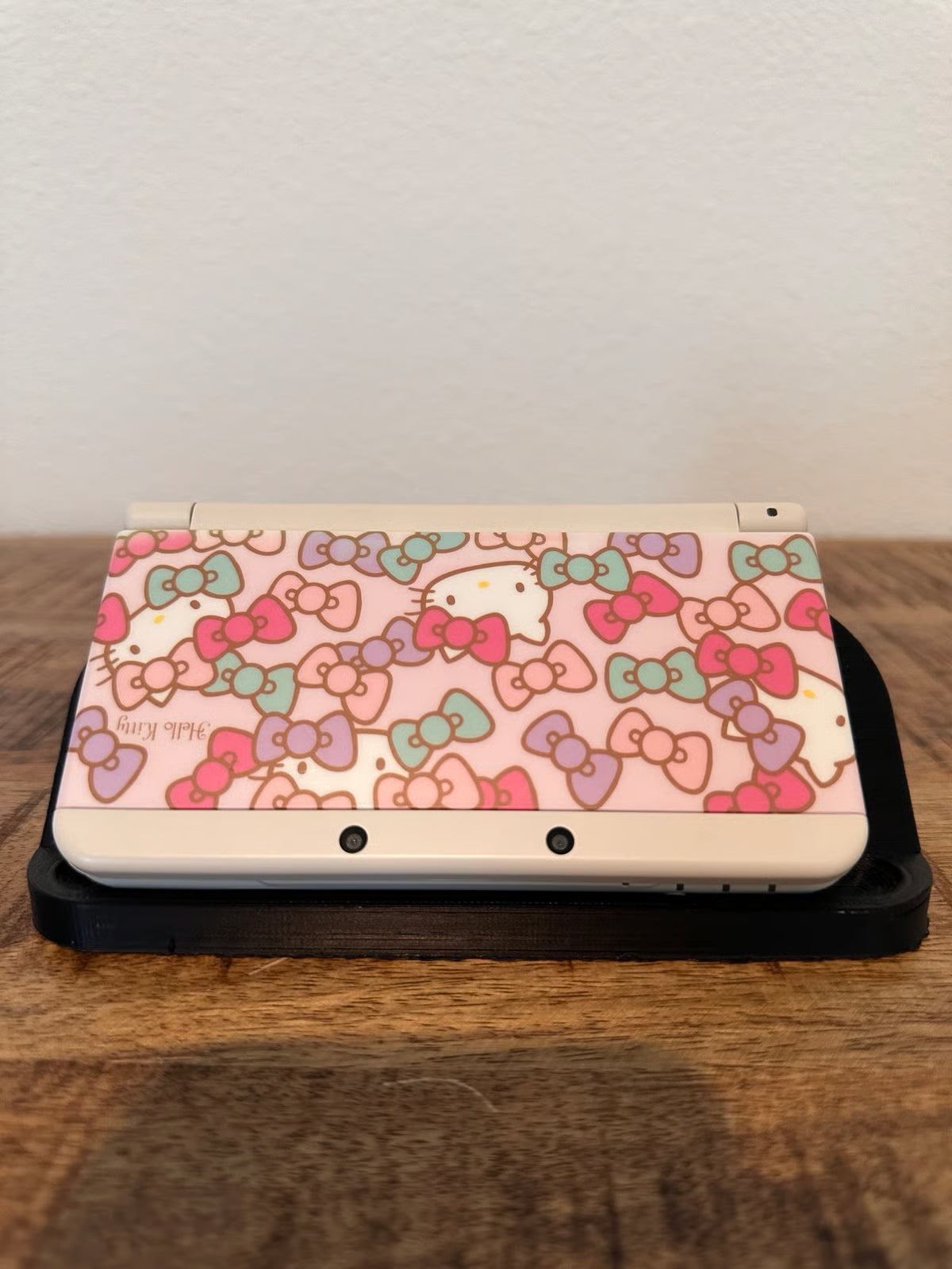RARE New Nintendo 3DS - Hello Kitty Plate Pack - Comes W/ 128 GB and 3000+ Games