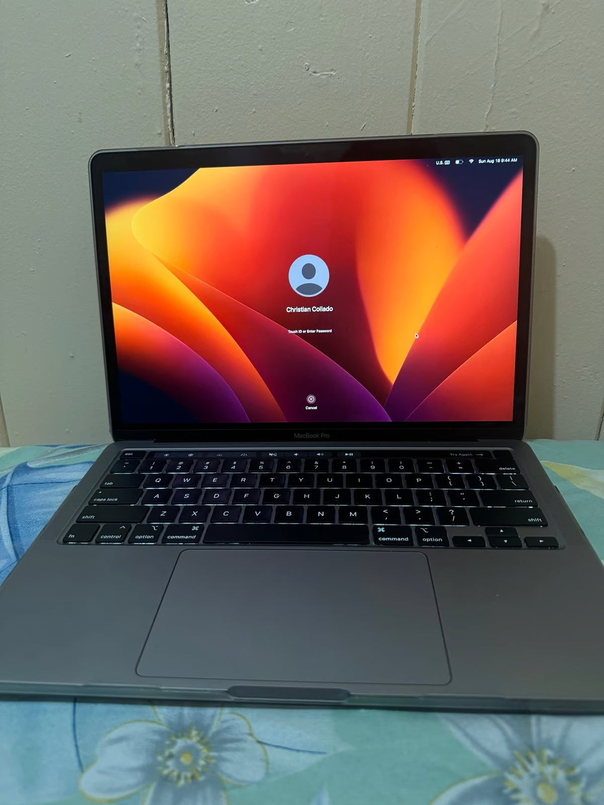 Apple MacBook Pro 13鈥?2020 w/ Touch Bar 7Z32